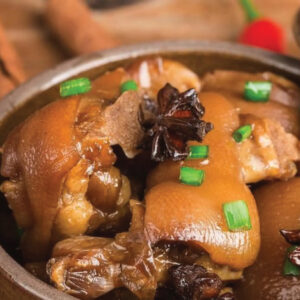 chân giò hầm thảo mộc